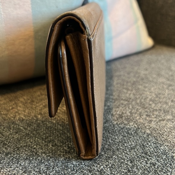 Marc Jacobs leather tan wallet - Picture 5 of 13